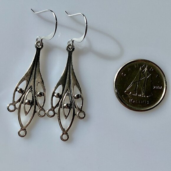 ❤️ Silver Leaf Drop Earrings - Picture 10 of 10